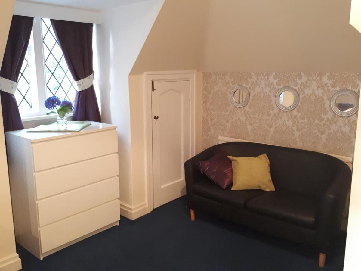 Peaceful Retreat Hideaway Surrey Apartment Esher Luaran gambar